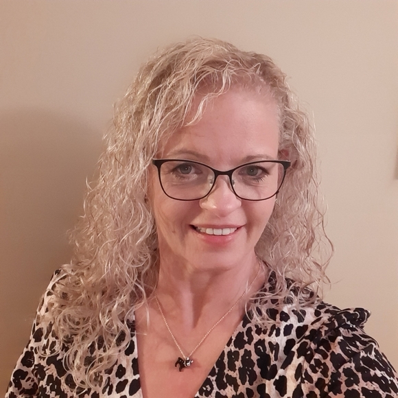 Meet your Posher, Andrea - Picture 3 of 3